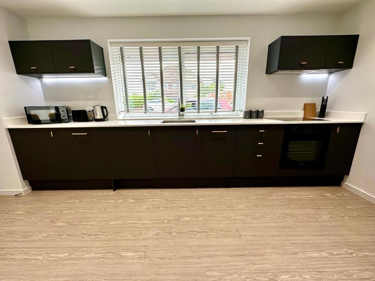 Stunning Brand New House - Sleeps 6 - Free Parking - Great Location - Fast Wifi - Smart Tv - Close To Poole & Bournemouth & Sandbanks Ngoại thất bức ảnh